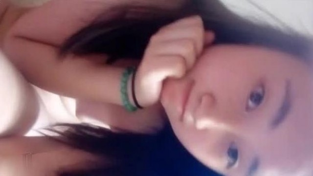 冒充艺校老师 让小美女脱光了看看身材怎么样 - 5XSQ.COM