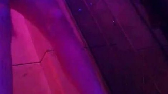 经典神作！夜场酒吧女厕正面镜头偸拍各种时尚小姐姐方便 (20) - 5XSQ.COM