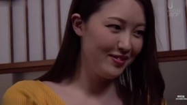 [无码破解]NGOD-262 一对夫妇搬到了人口减少、新娘短缺的村庄......我的妻子被一群来自农村、有着巨大粗壮阴茎的年轻人所诱惑。叶山小百合