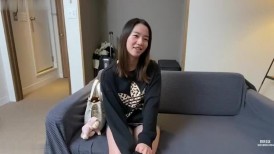 FC2 4676142 像奥优一样喜欢口交的娇小19岁已婚妇女♡自我深喉挑逗喉咙后部，然后含着泪水再次吮吸的受虐狂变态女人♡