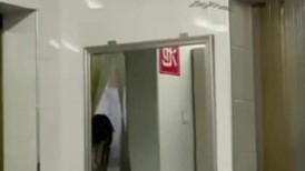 /贵在真实，校内公共浴室内部春色，超多学妹全裸洗澡出浴曝光_ (1)
