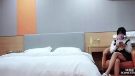 ♈ ♈ ♈2025.5.17，探花大神回归，【利哥探花】，大四还没找到工作的学生妹，兼职，极品，乖巧漂亮被操爽了