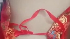半夜做春梦醒来自慰，儿子在隔壁玩游戏6