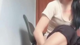 最新流出，良家G乳御姐【新人桃子】下海福利，劲爆骚舞大屌贴脸坐骑抠逼喷水