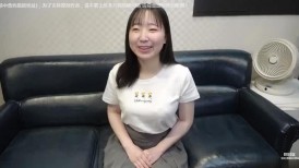 FC2 4733084 【初拍/突如其来的高潮】19岁，立志成为专业糕点师的少女。经验不足，拥有白皙亮丽肌肤和巨乳的美貌。初次被大屌刺激，情绪便会爆发。深深地注入她紧致的阴道-1