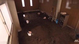 [无码破解]SGKI-059 仅限美丽的已婚空乘人员：埋在沙浴中无法动弹，这种催情NTR束缚按摩是女人在一次又一次高潮时发出的无声尖叫，即使她的丈夫就在她旁边，而她看不到旁边有什么
