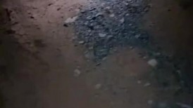剧情演绎：深夜户外勾搭小骚妇激情车震啪啪啪，半推半就推到就是一顿疯狂猛操！