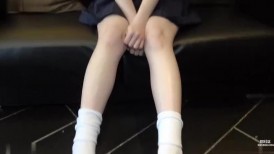 FC2 4740612 [第二宝藏] 偶像出道前夕。白皙、纤细、娇小的身材。男人的阴茎被她的制服刺激，将白色的液体喷入她张开的紧致阴道。-1