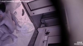新流出酒店偷拍系列 极品少女白领制服诱惑被排骨男炮友爆操三次