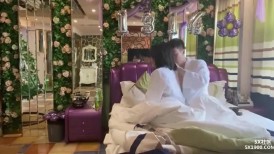 舞蹈系女孩 清纯嫩妹在大肉棒的抽插下完成了从素人到小母狗的转变，爱上了被大鸡巴操的感觉