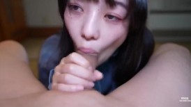 FC2 4748901 与黑濑教授的第二次秘密约会。<啊！……我受不了了……请原谅我……>老师巨大的阴茎带来的强烈快感让她汗流浃背，高潮迭起……她再也忍不住，在黑濑教授势不可挡的女上位中射精，最终以大量的中出！